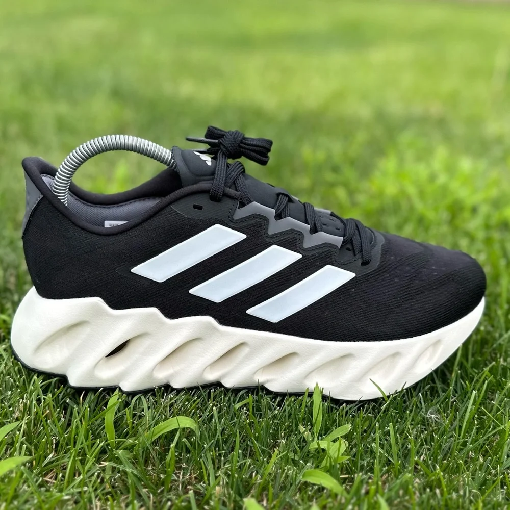 Brand new Adidas Switch FWD Core Black Men's running shoes - Picture 1 of 7